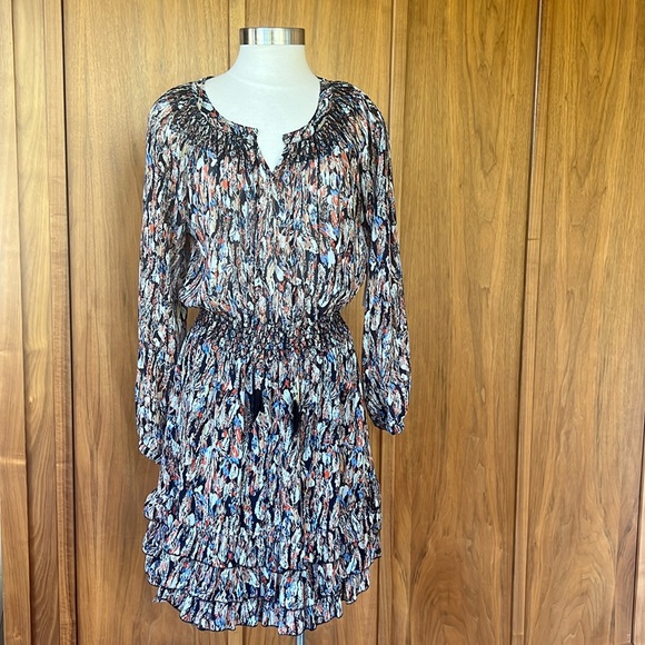 Scully dress, feather motif, Great Western look with cowboy boots - Picture 1 of 5